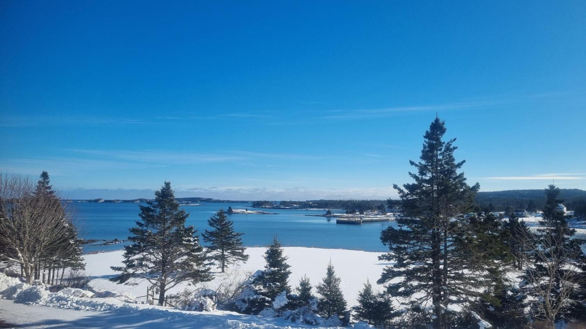 Oceanfront Apartments Port Dufferin Екстериор снимка