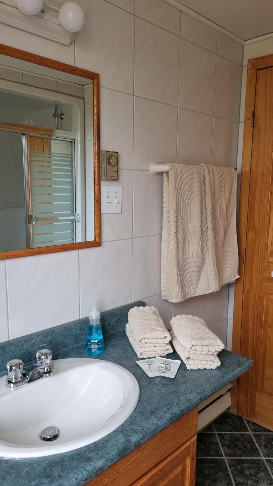 Oceanfront Apartments Port Dufferin Екстериор снимка